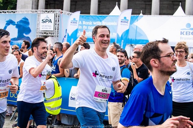 Le Vice-Premier ministre Alexander De Croo emmène l’équipe #HeForShe aux 20km de Bruxelles