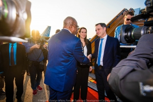 Vicepremier Alexander De Croo en premier Wilmès halen banden aan met Congo